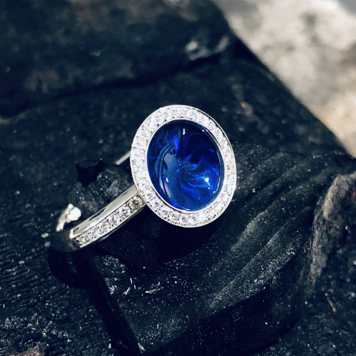 Ring Emaille Blau Weissgold Brillanten Ring Emaille Blau Weissgold Brillanten