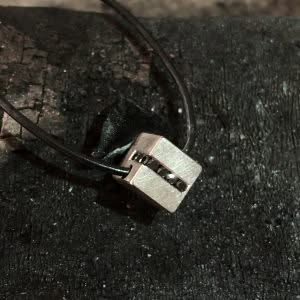 Anhaenger Black Cubik